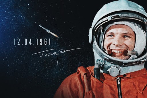 Библиотека Мининского университета предлагает вашему вниманию выставку «Путь к звёздам», посвящённую 60-летию первого полёта человека в космос