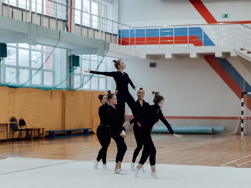 «Новогодние веселые старты» прошли в университете с настроением!