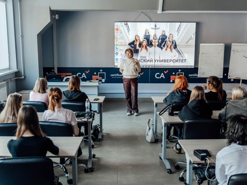 «Шаг в профессию»: 100 студентов СПО прошли профориентацию в Мининском университете