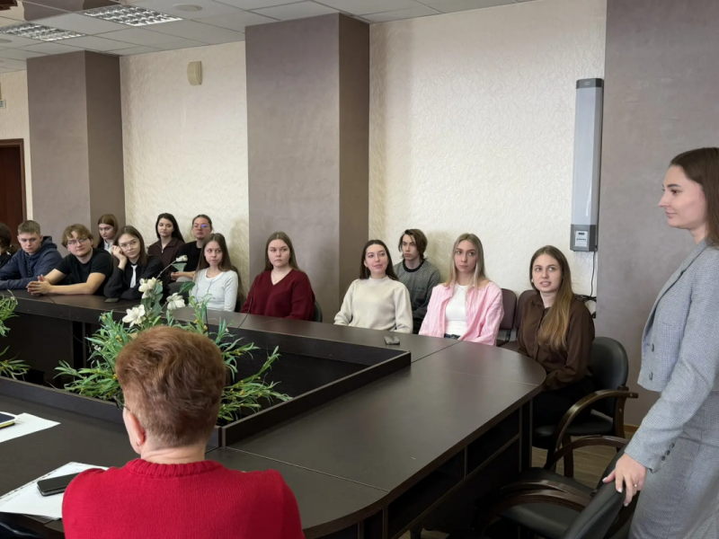 Экономисты Мининского университета обсудили с бизнесом ESG-стратегии и гранты для студентов