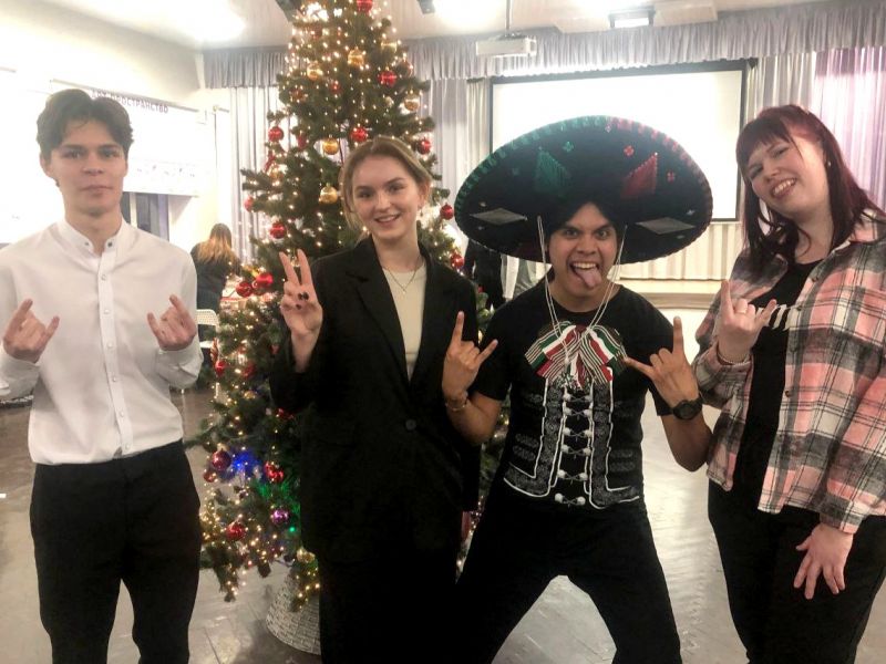 Иностранные студенты Мининского университета приняли участие в Рождественских встречах в Гимназии №184