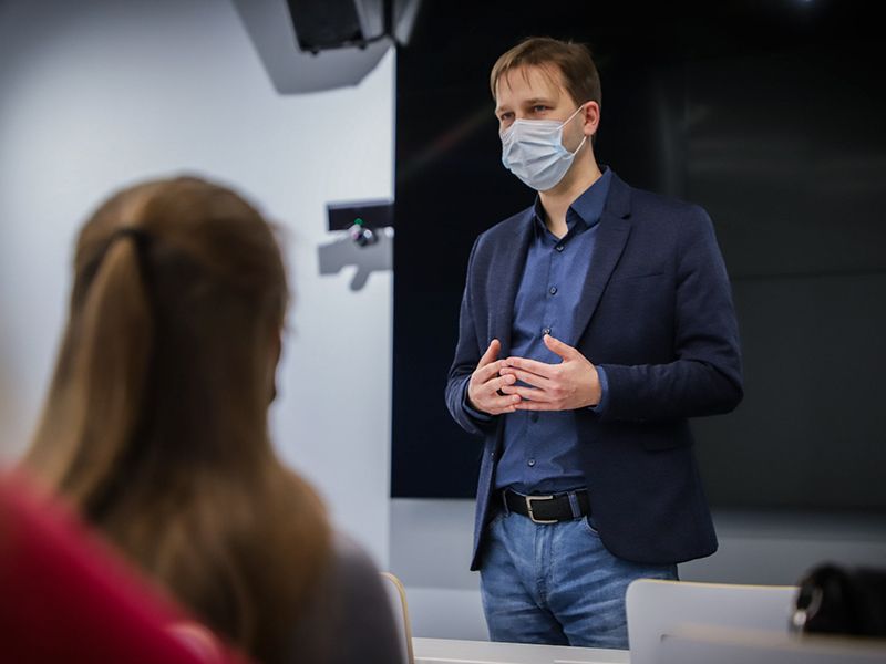 Учителей начали готовить к работе в Школе 800