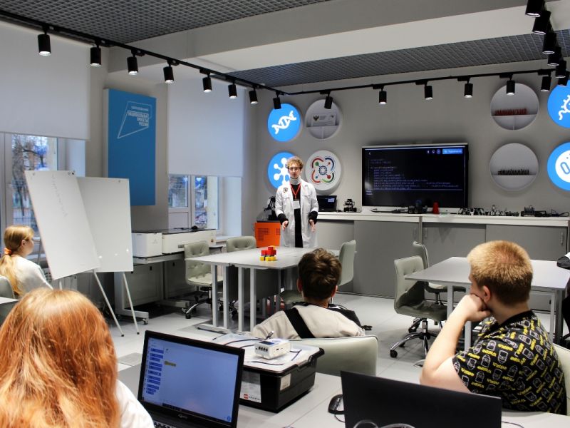 Тематическая профильная смена «Коды Курчатова» состоялась в Мининском университете