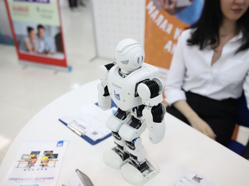 Робототехнический турнир «РобоФест» состоялся в технопарке Мининского университета