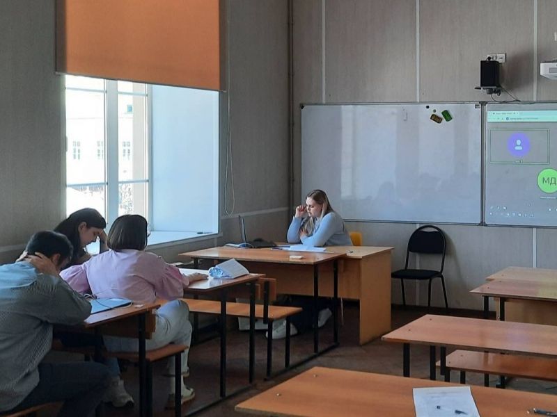 Международный студенческий круглый стол состоялся в Мининском университете