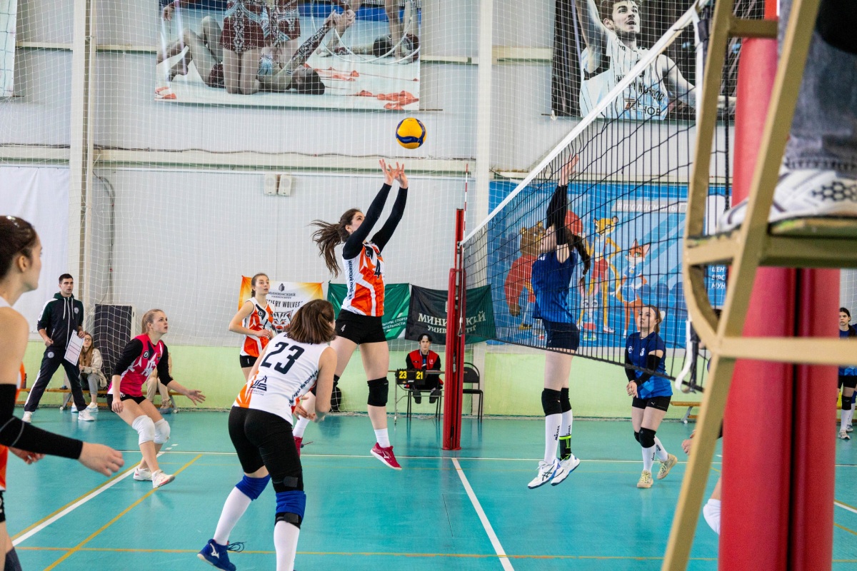  Женская сборная Мининского университета по волейболу стала победителем межрегионального турнира