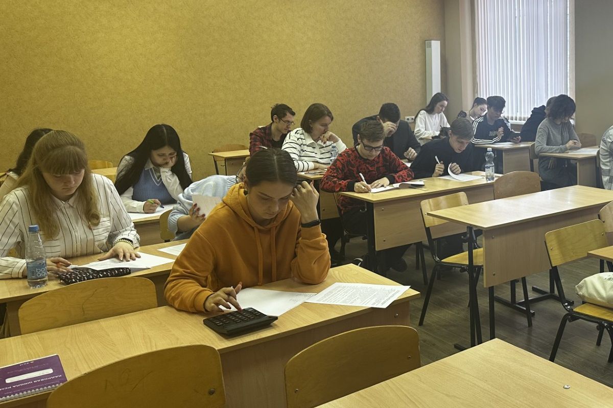Призовые места заняли студенты Мининского на олимпиаде по экономике